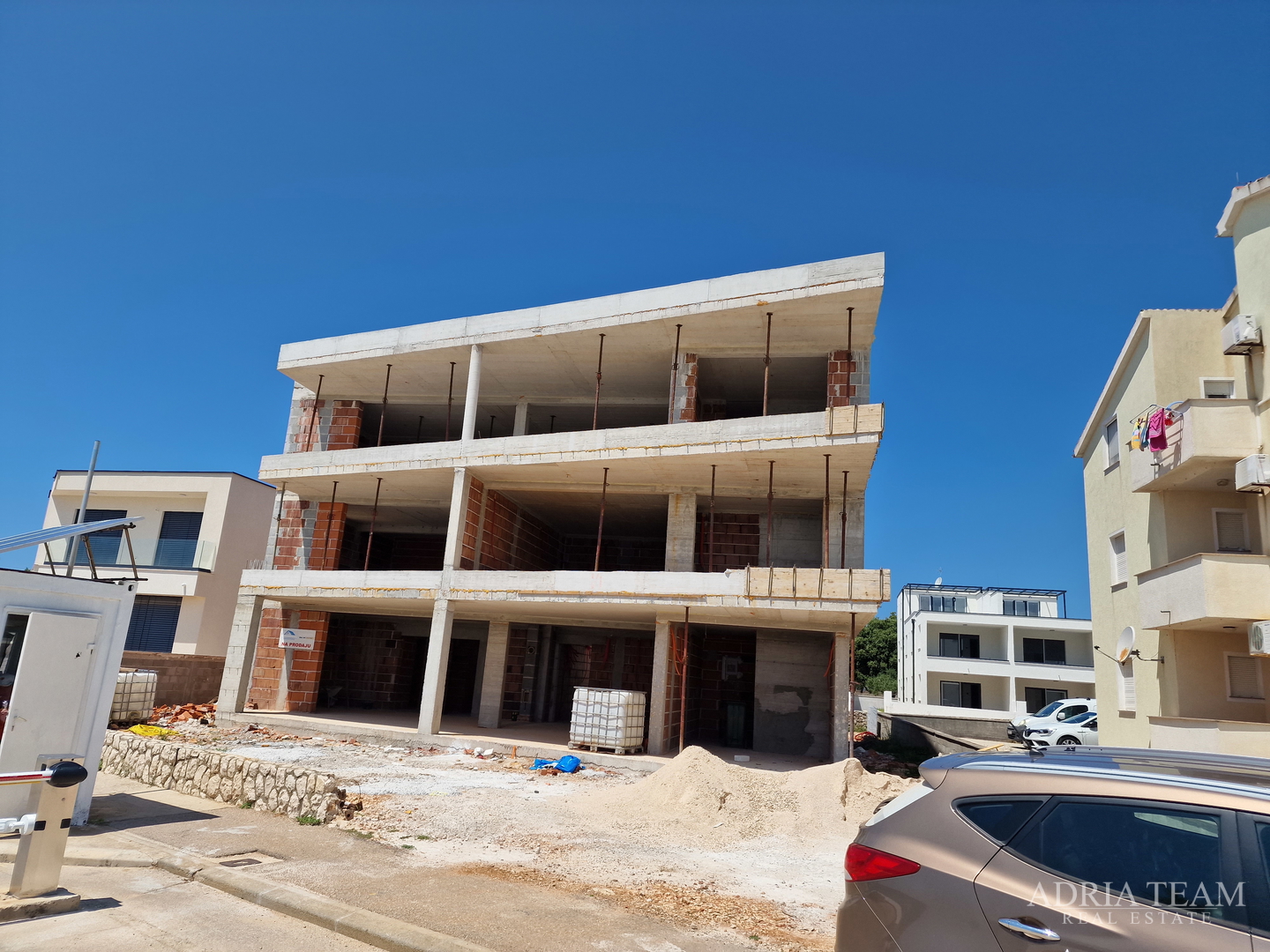 APARTMENTS, NEW CONSTRUCTION, FIRST ROW TO THE SEA - VIR, SOUTH SIDE, CENTER