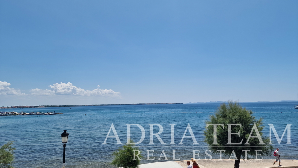 APARTMENTS, NEW BUILDING, FIRST ROW TO THE SEA - VIR, SOUTH SIDE, CENTER