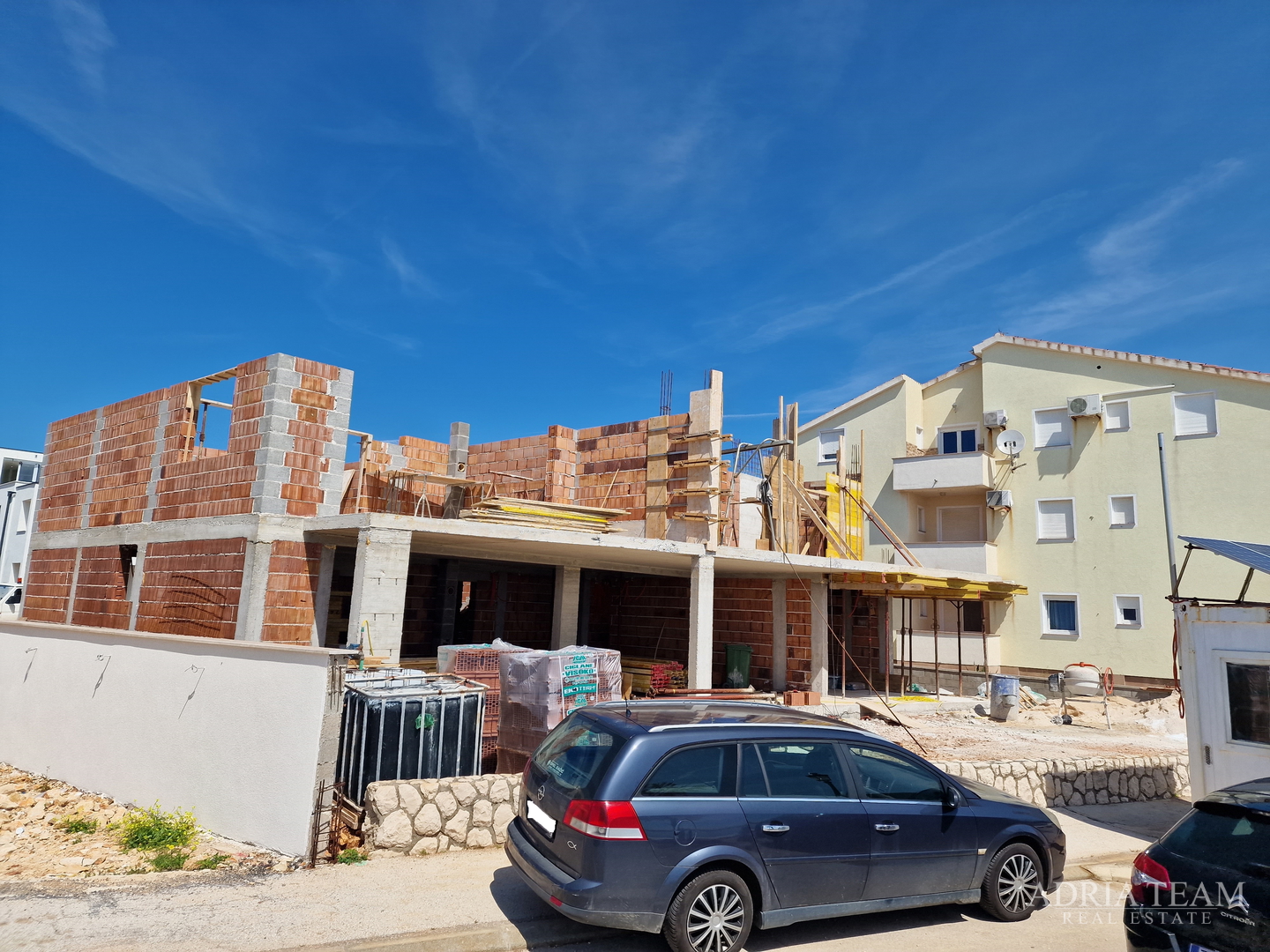APARTMENTS, NEW CONSTRUCTION, FIRST ROW TO THE SEA - VIR, SOUTH SIDE, CENTER