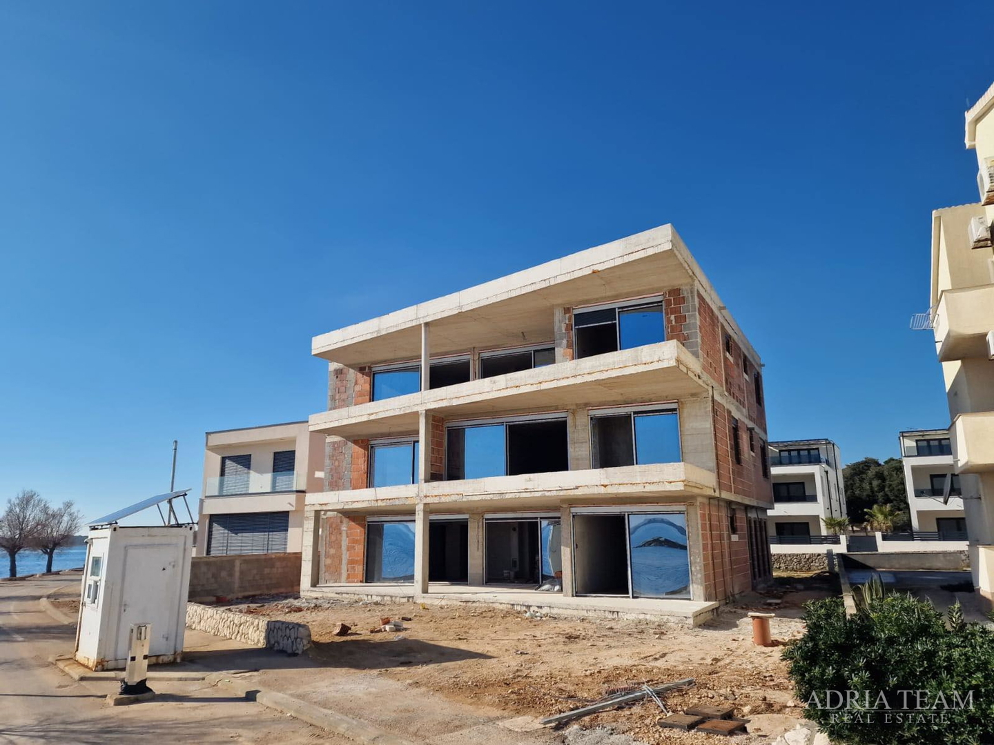 APARTMENTS, NEW CONSTRUCTION, FIRST ROW TO THE SEA - VIR, SOUTH SIDE, CENTER