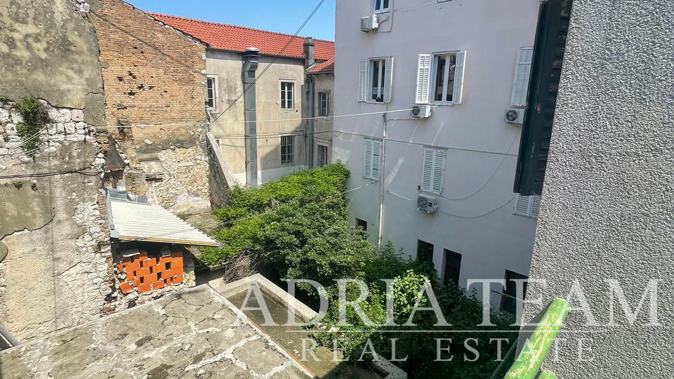 SALE!!!!TERRACED HOUSE - 143 m2, IDEAL OPPORTUNITY FOR HOSTEL OR ROOMS TO RENT! PENINSULA - ZADAR