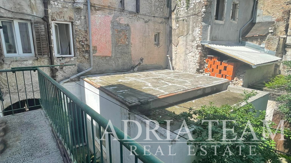 SALE!!!!TERRACED HOUSE - 143 m2, IDEAL OPPORTUNITY FOR HOSTEL OR ROOMS TO RENT! PENINSULA - ZADAR