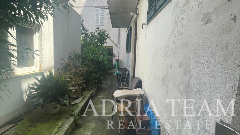 SALE!!!!TERRACED HOUSE - 143 m2, IDEAL OPPORTUNITY FOR HOSTEL OR ROOMS TO RENT! PENINSULA - ZADAR