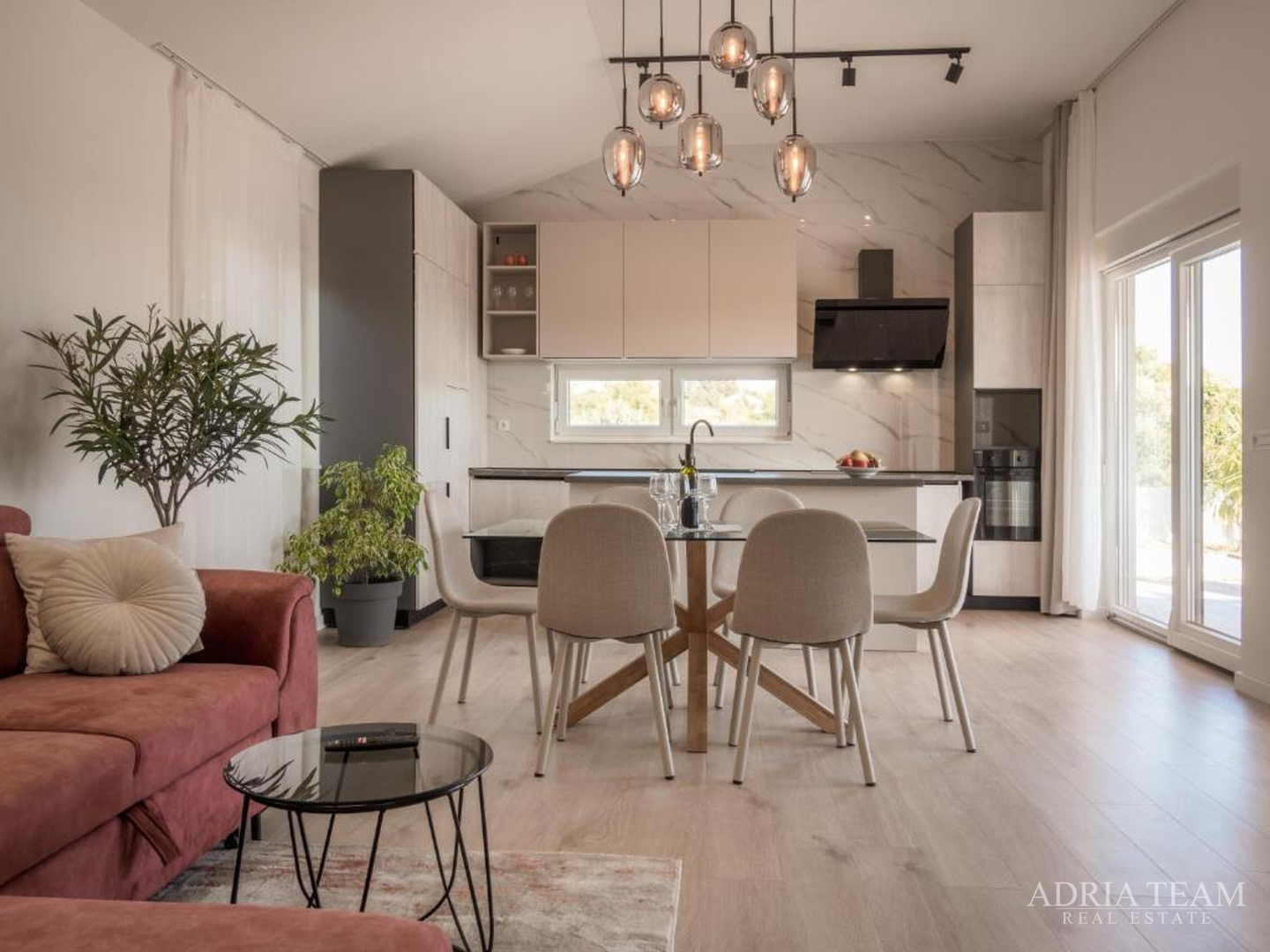 HOUSE WITH A POOL, QUIET AND PEACEFUL LOCATION, VRSI - ZADAR