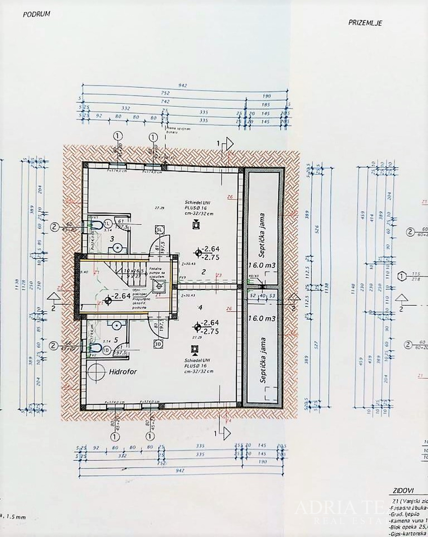 KUĆA SA 6 STAMBENIH JEDINICA, 70 m OD MORA - VIR