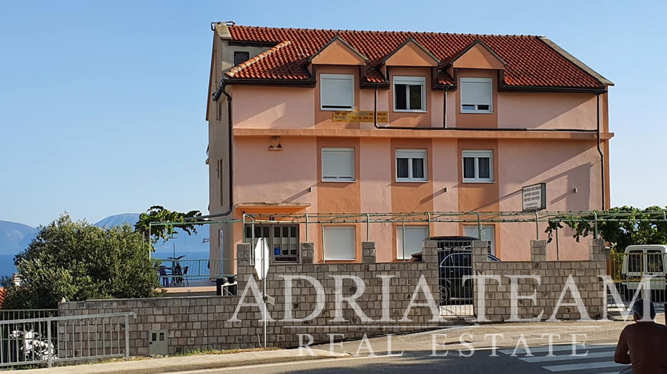 HOTEL S VÝHLEDEM NA MOŘE - GRADAC, MAKARSKÁ RIVIÉRA