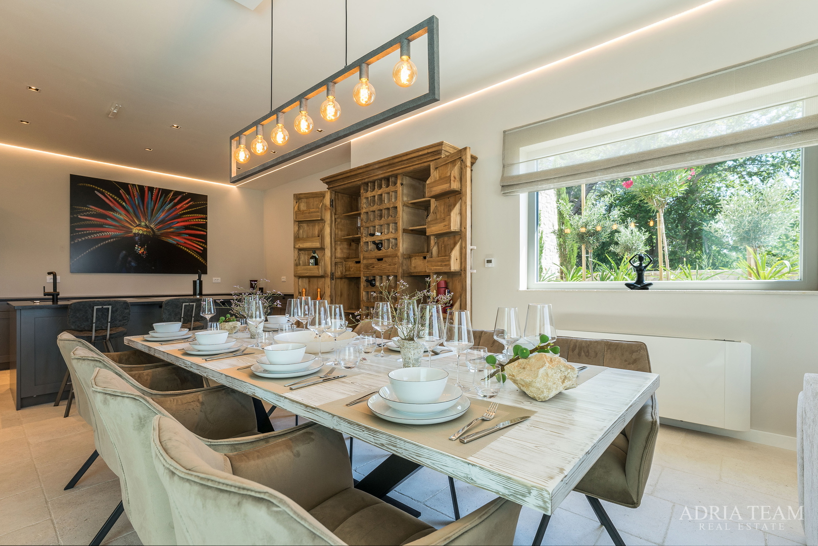 LUKSUZNA VILA U PRVOM REDU DO MORA - LJUBAČ