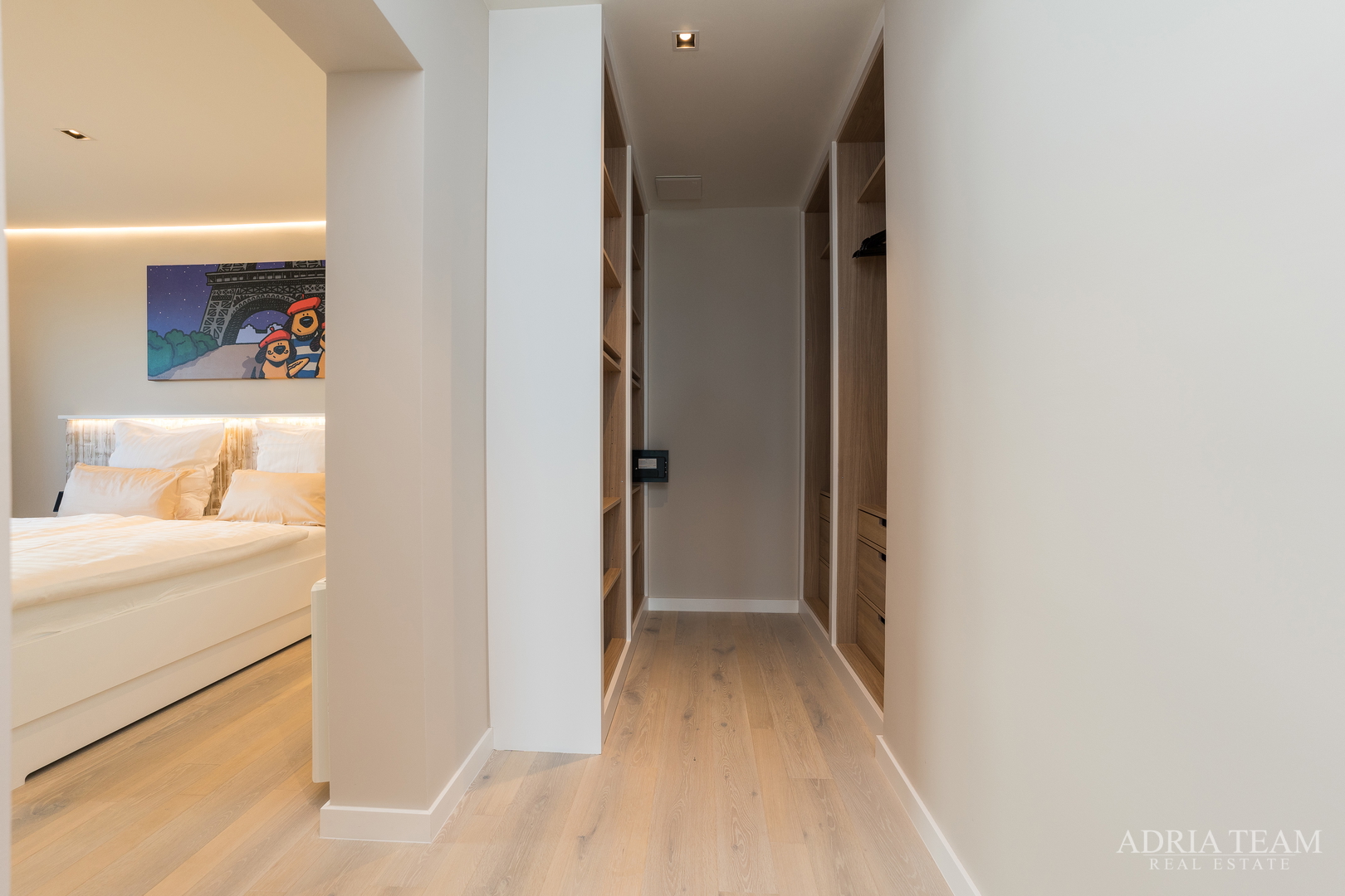 LUKSUZNA VILA U PRVOM REDU DO MORA - LJUBAČ