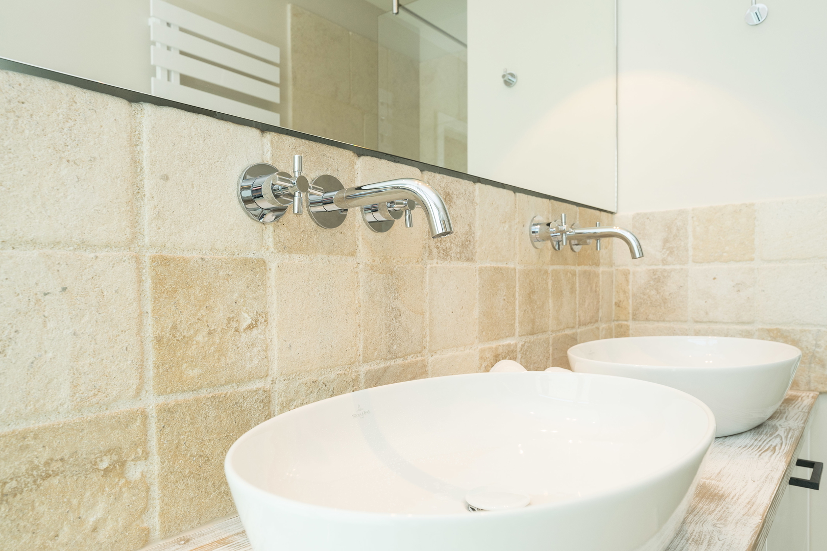 VILA U DRUGOM REDU DO MORA - LJUBAČ