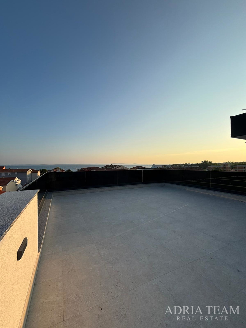 APARTMENT NEAR THE BEACH, NEW CONSTRUCTION, 150 m FROM THE SEA - PRIVLAKA