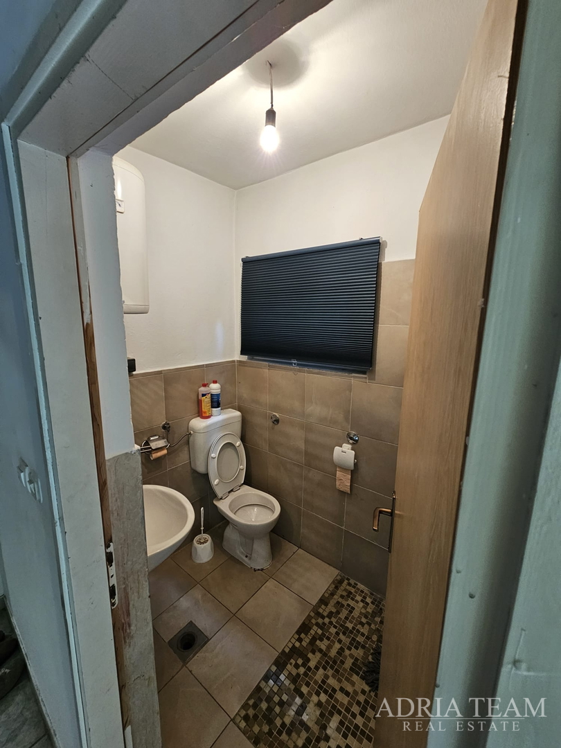 KUĆA U PREDIVNOM OKRUŽENJU - RIČICE