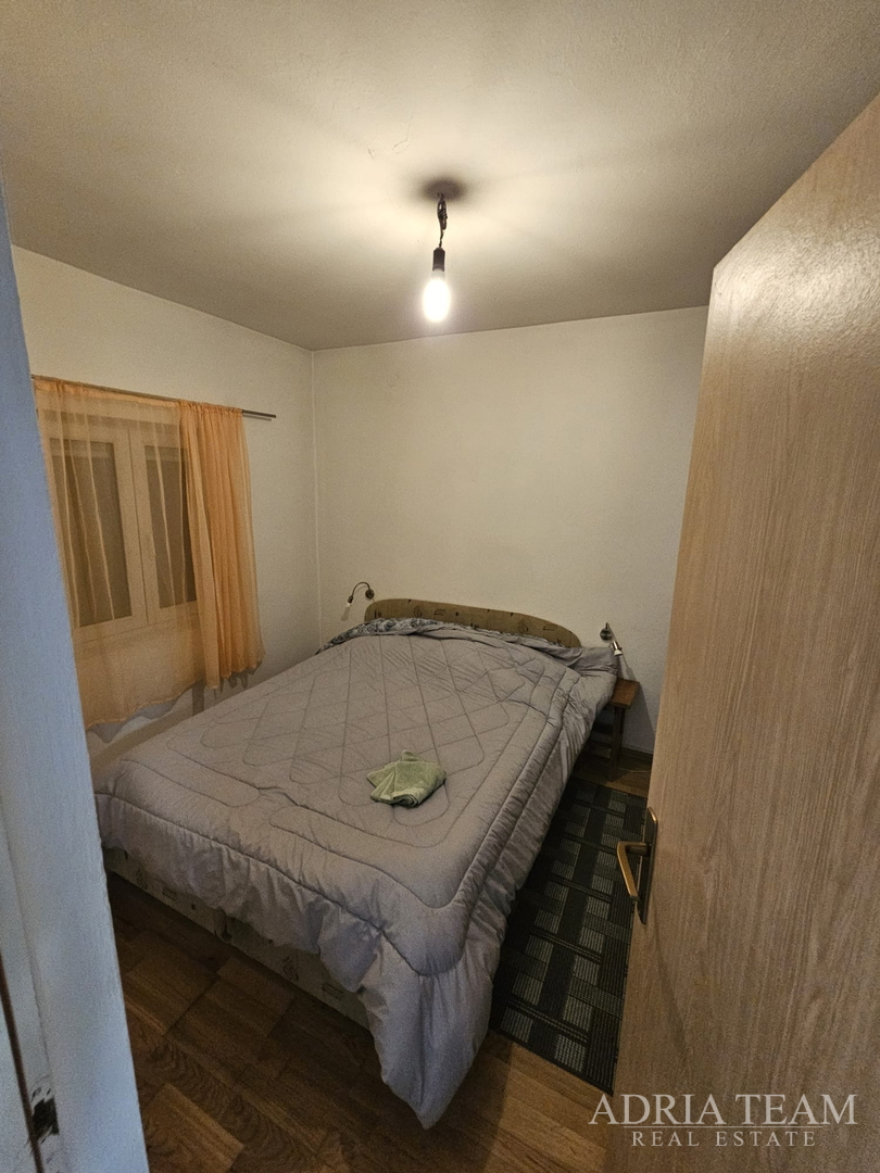 KUĆA U PREDIVNOM OKRUŽENJU - RIČICE