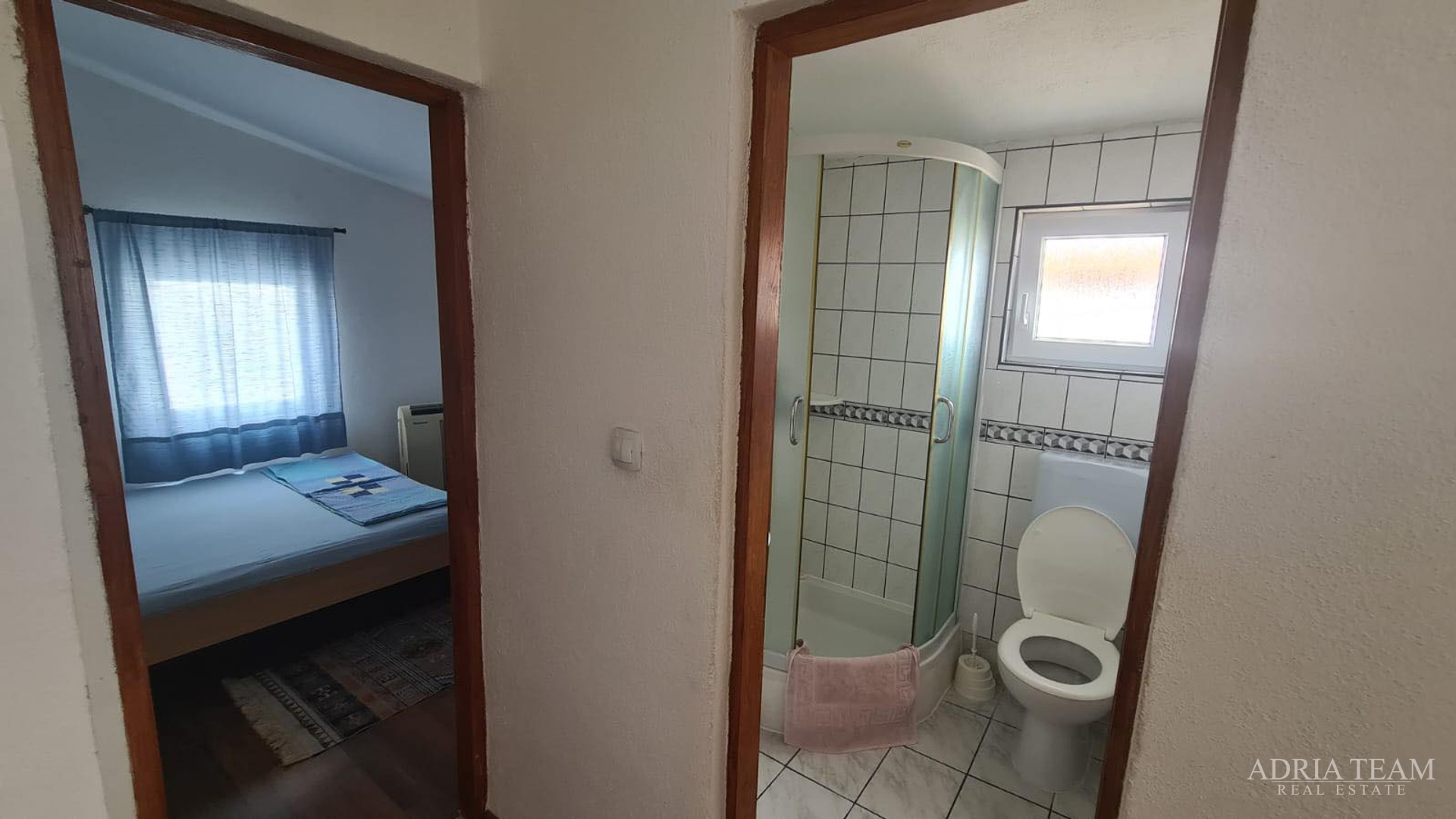 AKCIJA!! APARTMANSKA KUĆA S 5 APARTMANA, 170 M OD MORA, VIR - ZADAR