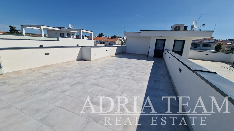 SALE!!! APARTMENT ON THE 2ND FLOOR OF A RESIDENTIAL BUILDING, SEA VIEW - DIKLO, ZADAR