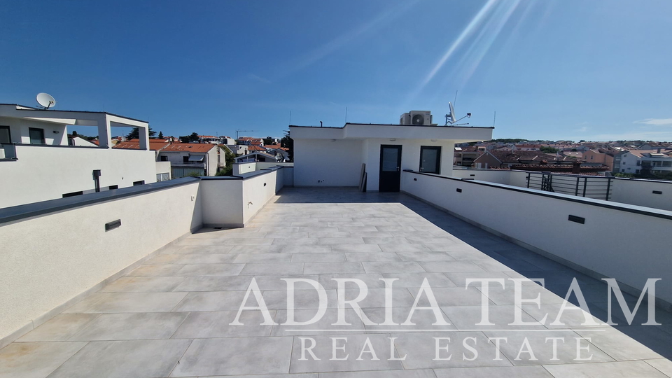 AKCE!!! APARTMÁN  V 2. PATŘE OBYTNÉHO DOMU, VÝHLED NA MOŘE - DIKLO, ZADAR