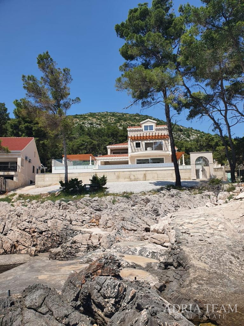 VILLA IN ERSTER MEERESLINIE - PRIŽBA, KORČULA