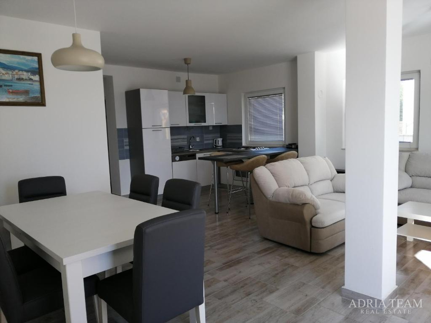 KUĆA S 3 STAMBENE JEDINICE I BAZENOM, POGLED NA MORE - MASLENICA