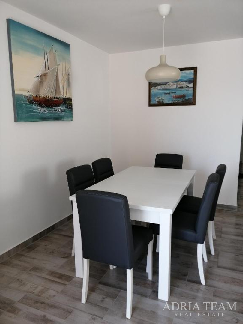 KUĆA S 3 STAMBENE JEDINICE I BAZENOM, POGLED NA MORE - MASLENICA