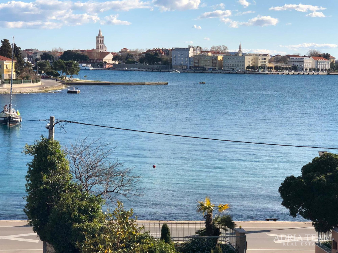 KUĆA U PRVOM REDU DO MORA, PREKRASAN POGLED IZ SVIH PROSTORIJA - BRODARICA, ZADAR