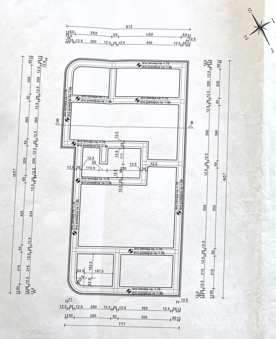 APARTMANI U STAMBENOJ ZGRADI, NOVOGRADNJA - POVLJANA, PAG