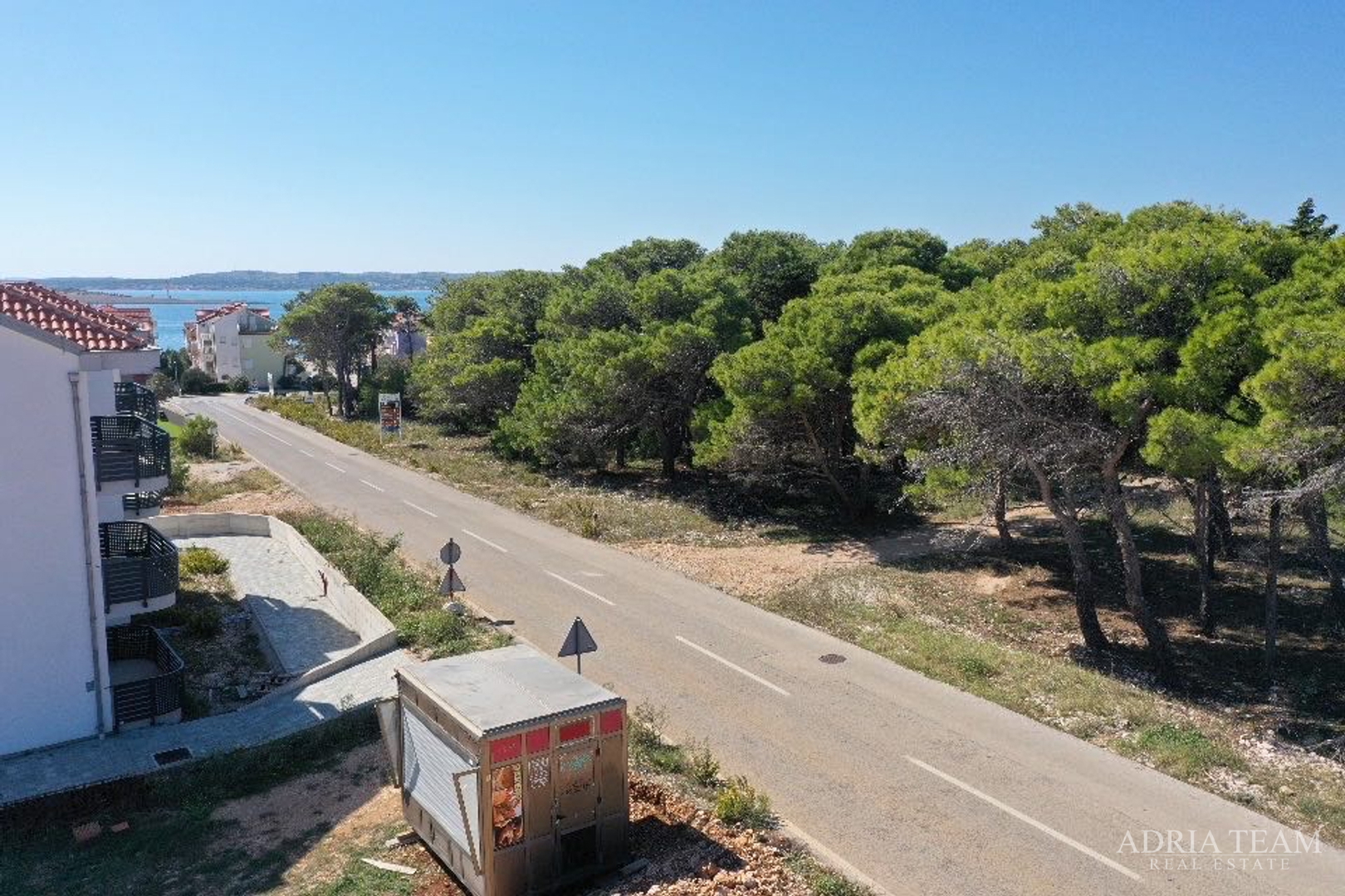 APARTMANI U STAMBENOJ ZGRADI, NOVOGRADNJA - POVLJANA, PAG