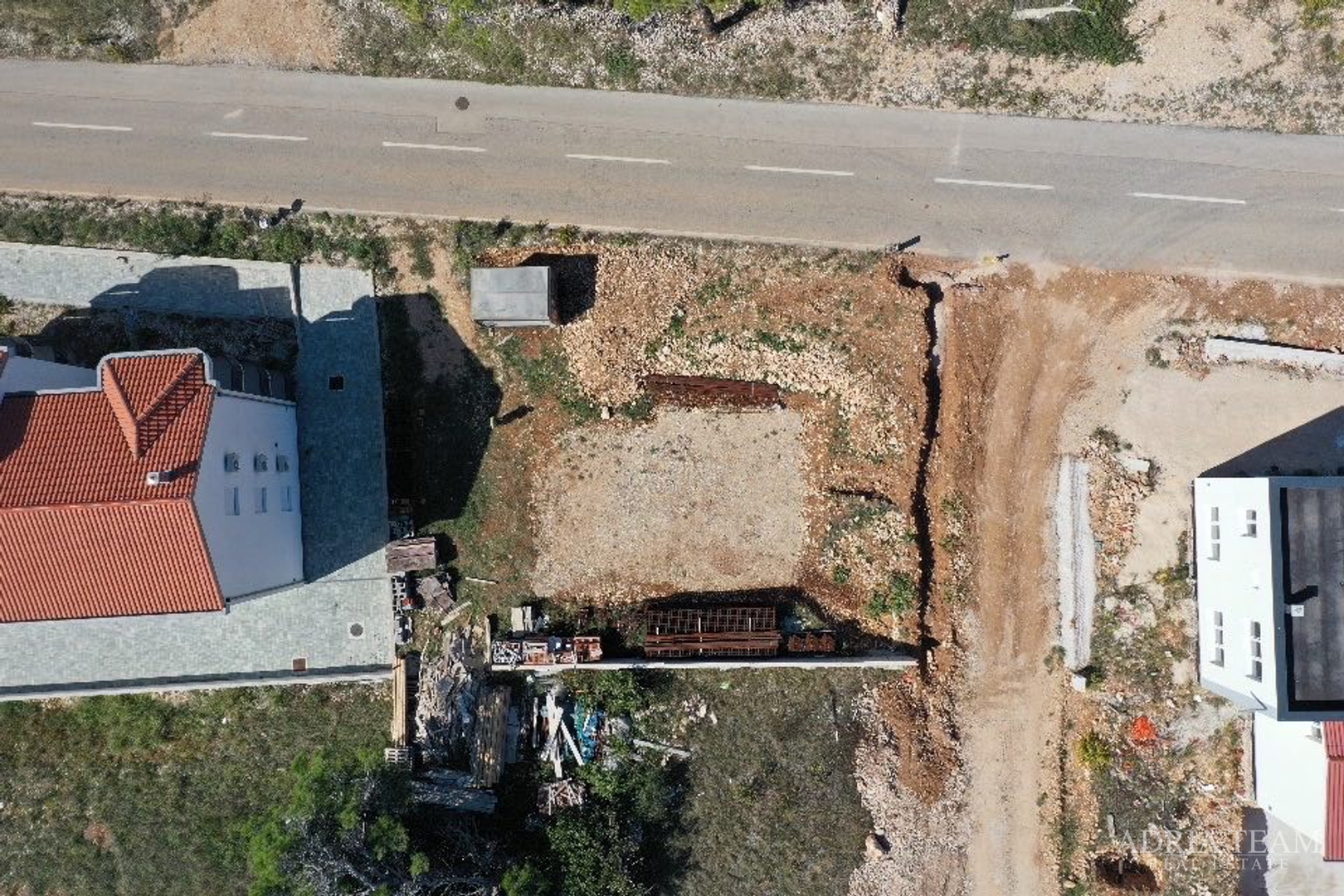 APARTMANI U STAMBENOJ ZGRADI, NOVOGRADNJA - POVLJANA, PAG