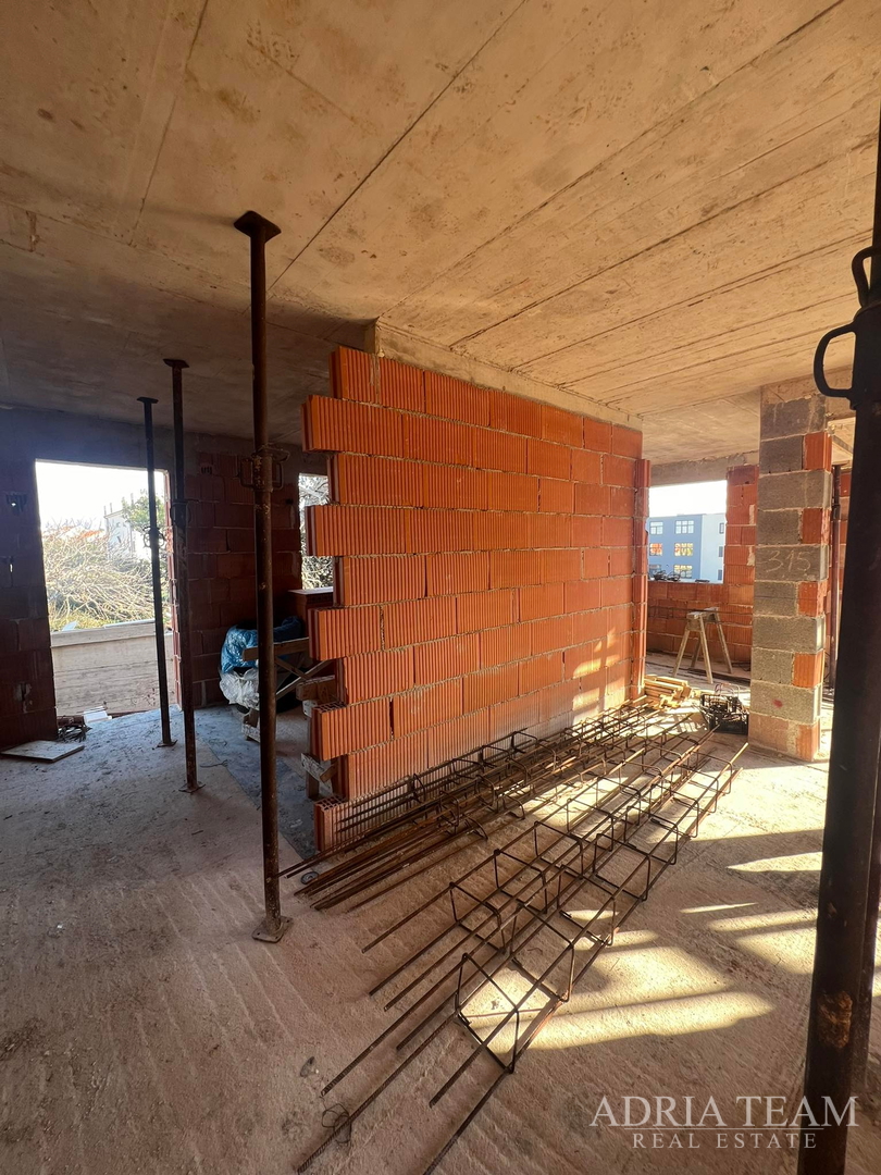 APARTMANI U STAMBENOJ ZGRADI, NOVOGRADNJA - POVLJANA, PAG