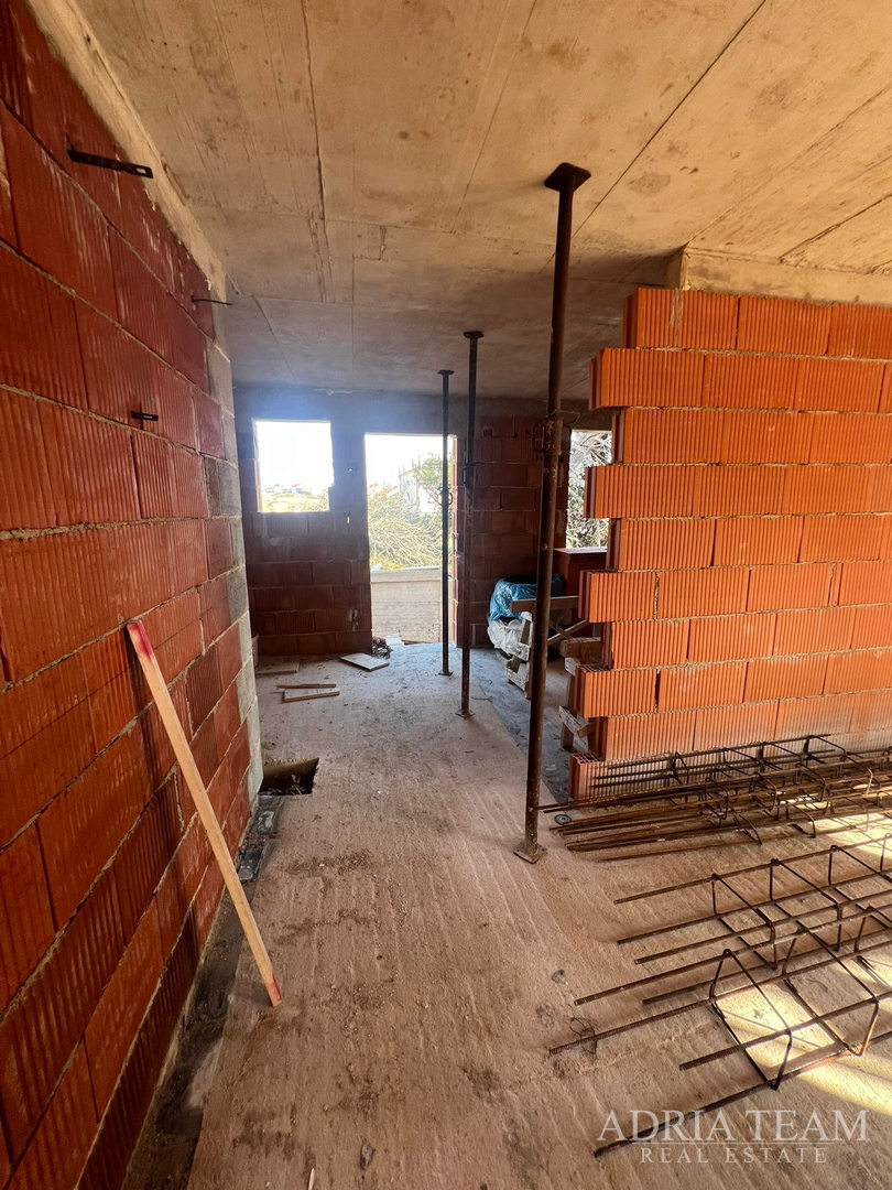 APARTMANI U STAMBENOJ ZGRADI, NOVOGRADNJA - POVLJANA, PAG