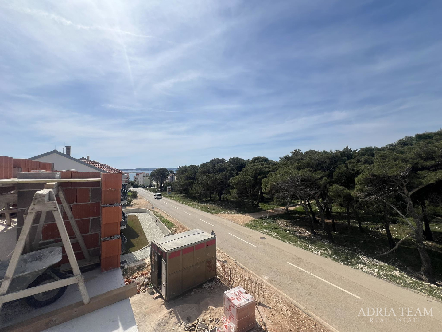 APARTMANI U STAMBENOJ ZGRADI, NOVOGRADNJA - POVLJANA, PAG