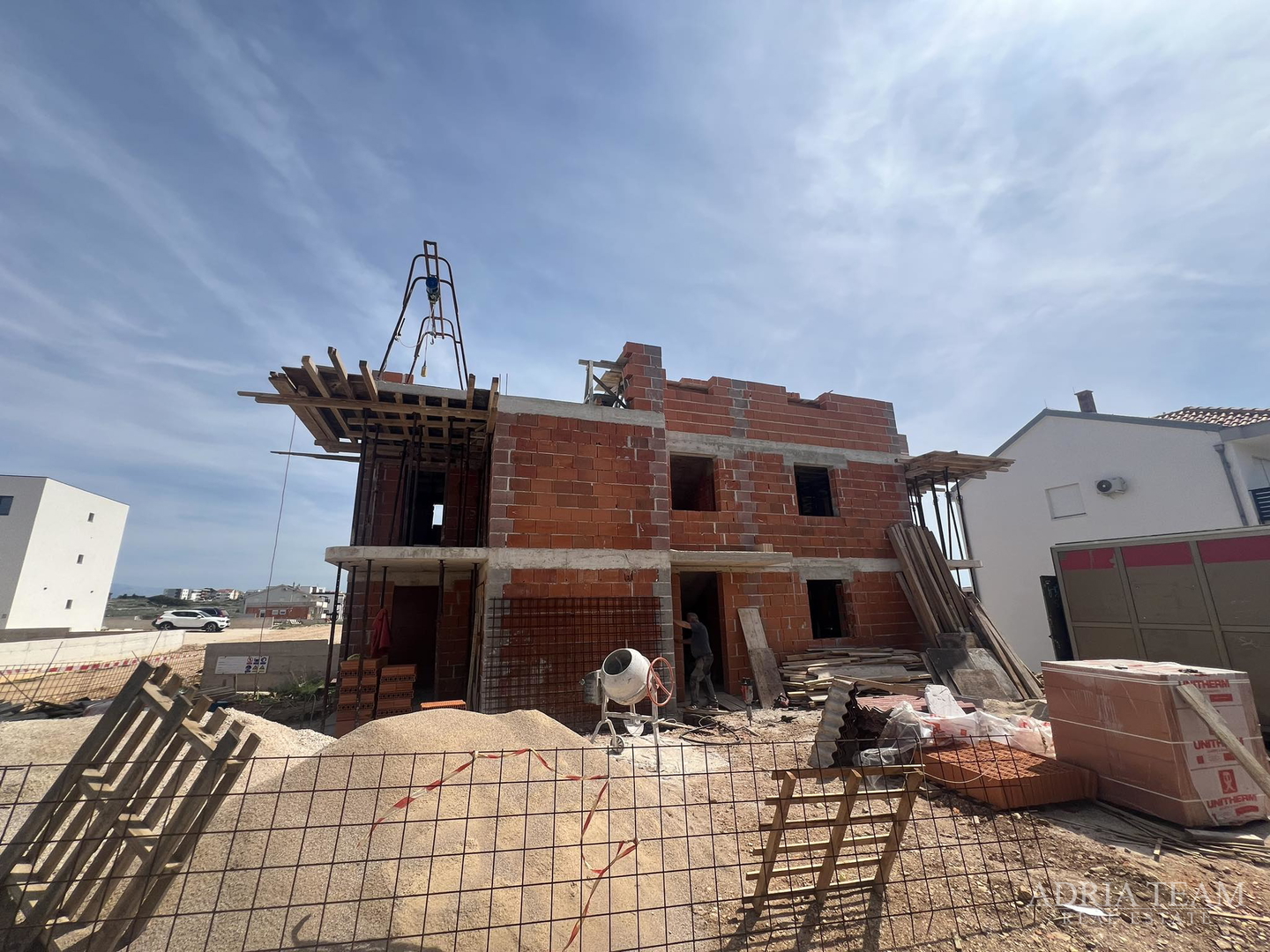 APARTMANI U STAMBENOJ ZGRADI, NOVOGRADNJA - POVLJANA, PAG