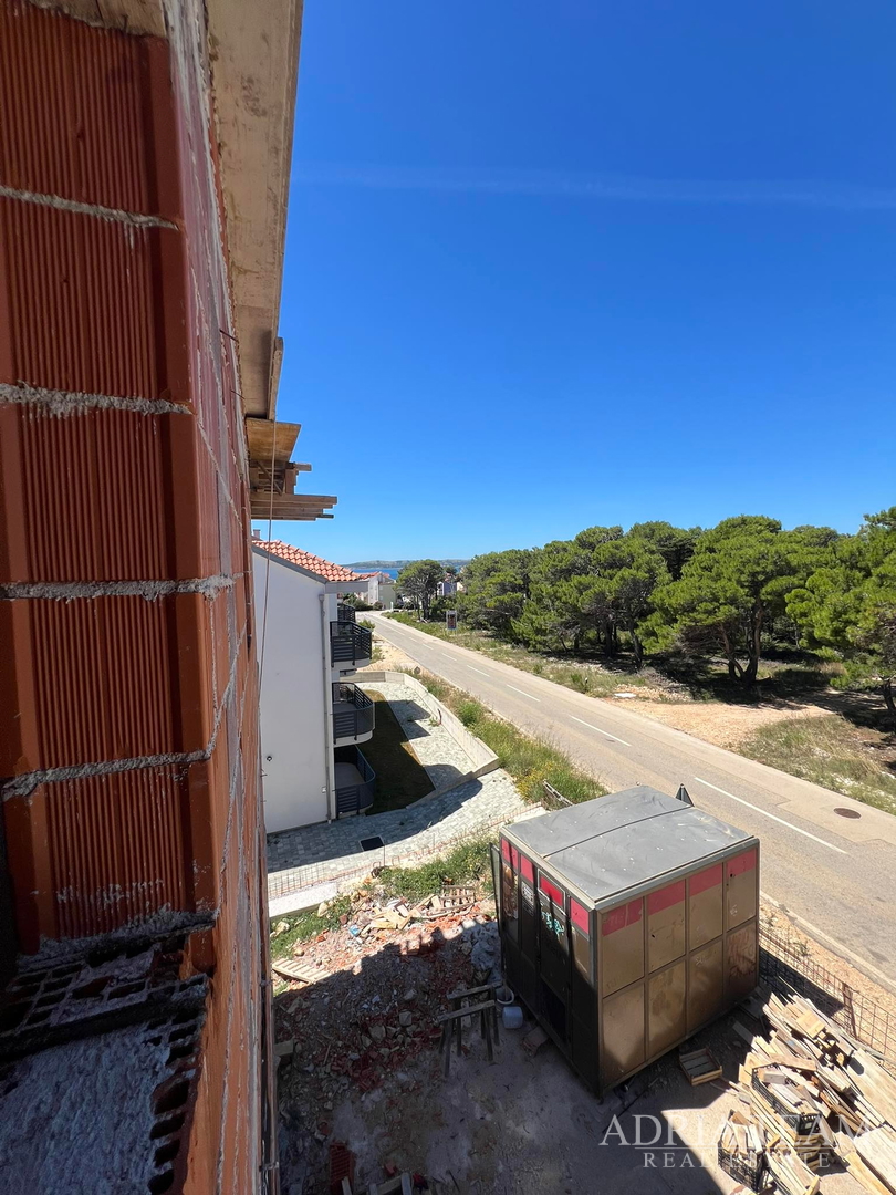 APARTMANI U STAMBENOJ ZGRADI, NOVOGRADNJA - POVLJANA, PAG