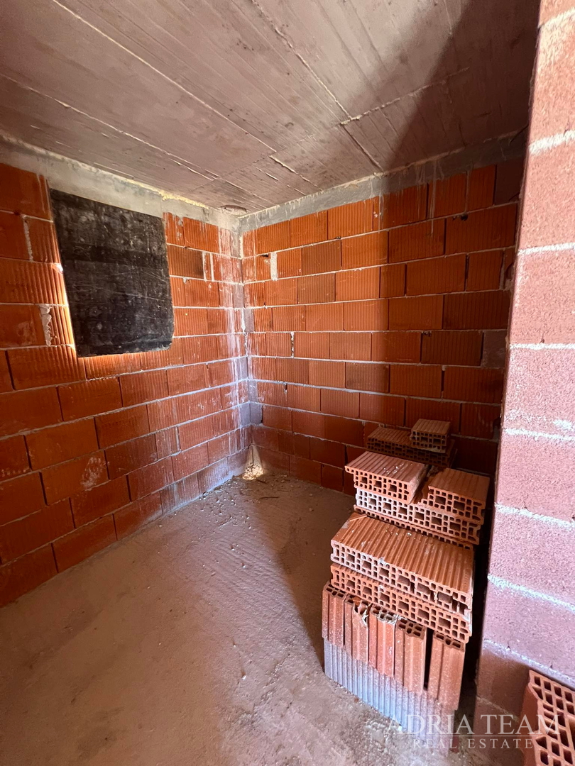 APARTMANI U STAMBENOJ ZGRADI, NOVOGRADNJA - POVLJANA, PAG