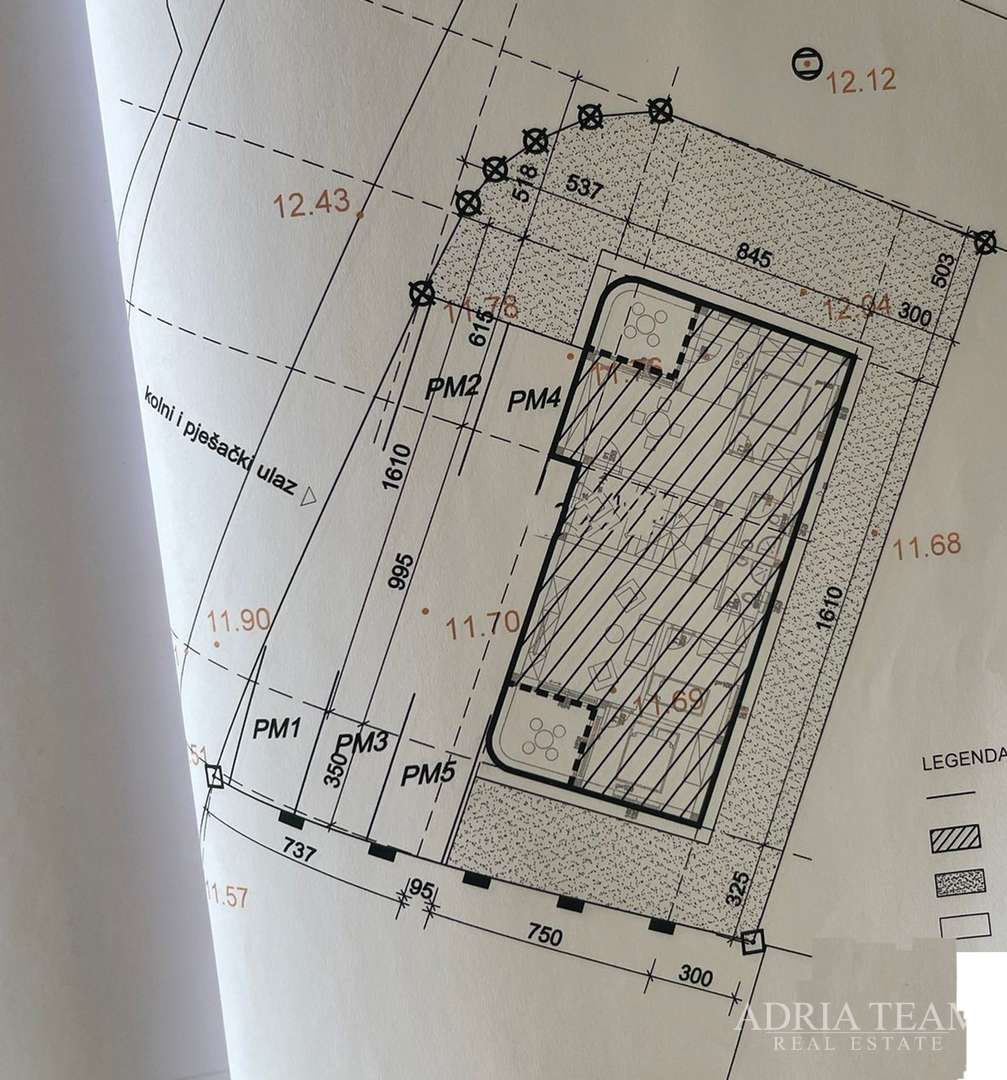 APARTMANI U STAMBENOJ ZGRADI, NOVOGRADNJA - POVLJANA, PAG