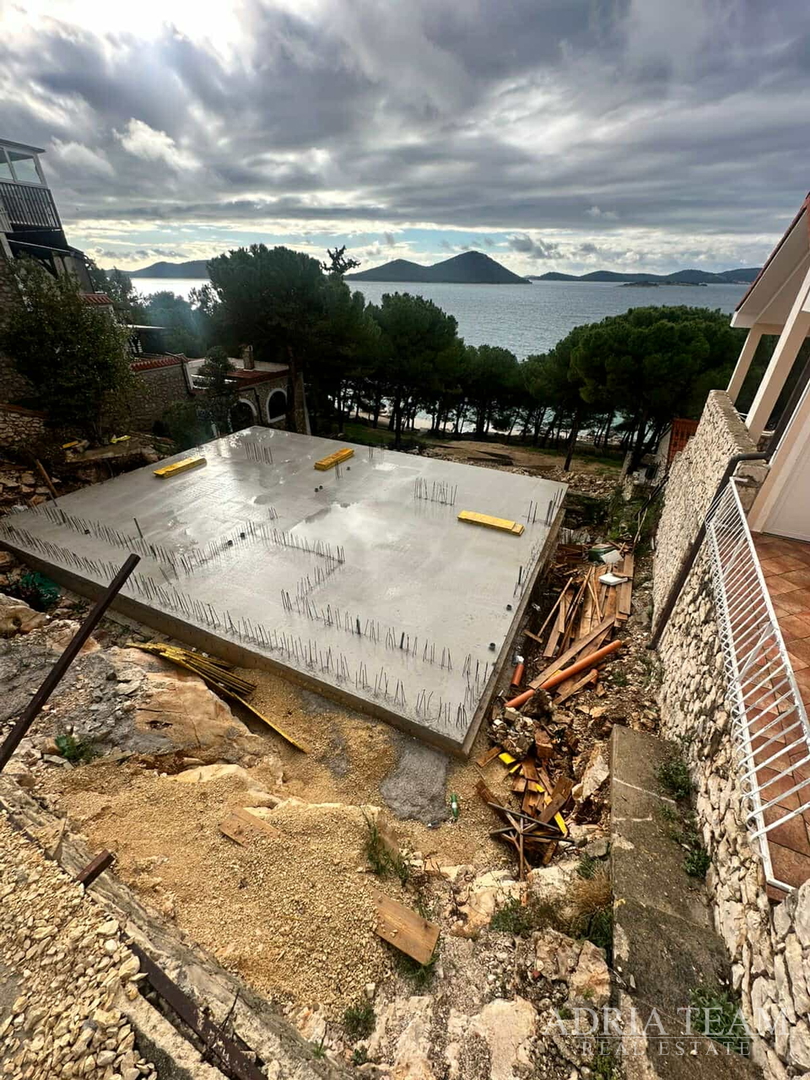 APARTMENTS, FIRST ROW TO THE SEA, NEW CONSTRUCTION - DRAGE