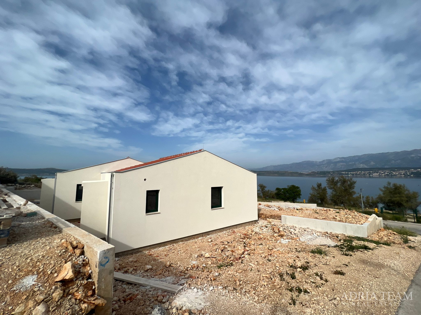 HOUSES IN A ROW WITH SEA VIEW, 2ND-4TH ROW TO THE SEA - NOVIGRAD DALMATINSKI