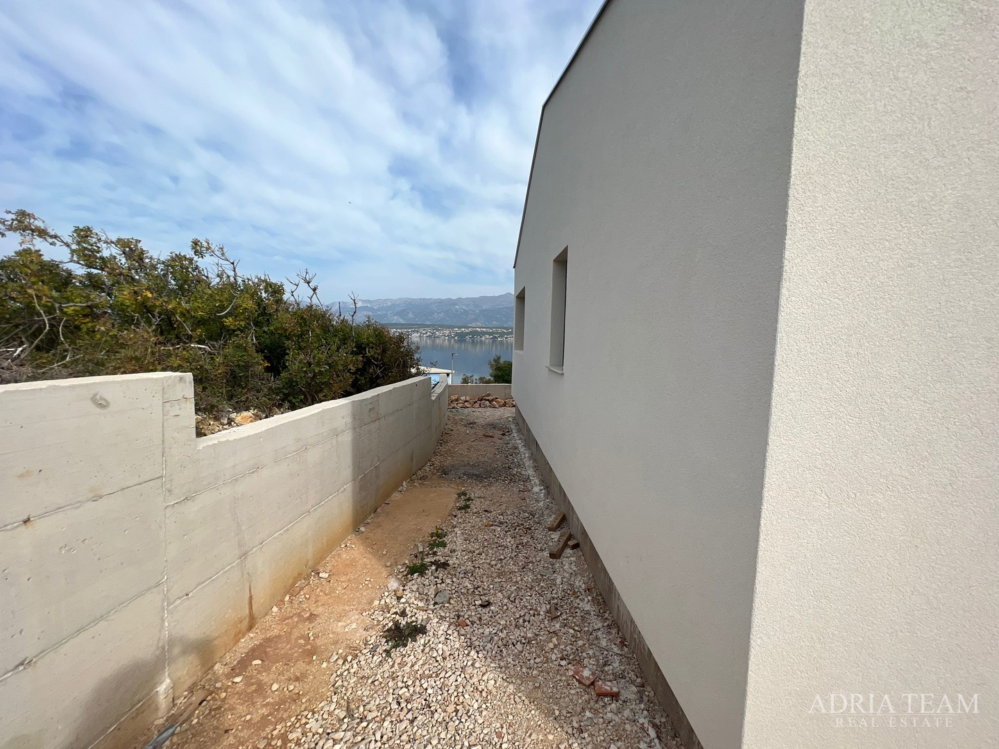HOUSES IN A ROW WITH SEA VIEW, 2ND-4TH ROW TO THE SEA - NOVIGRAD DALMATINSKI