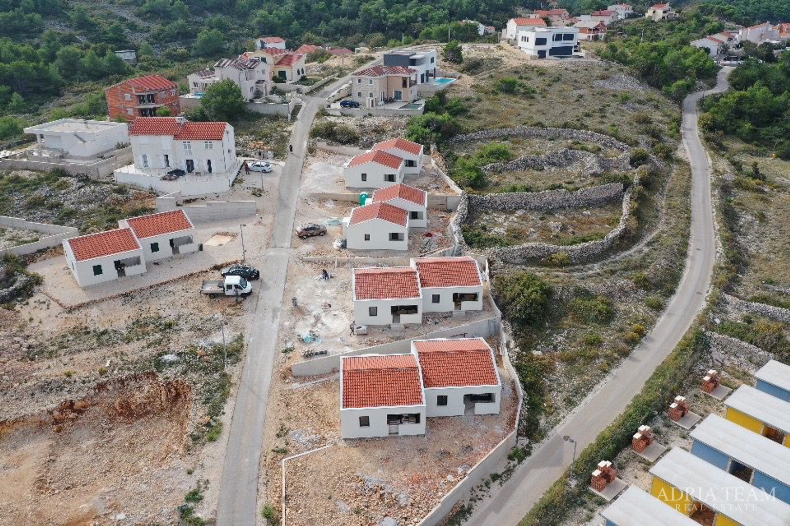 HOUSES IN A ROW WITH SEA VIEW, 2ND-4TH ROW TO THE SEA - NOVIGRAD DALMATINSKI
