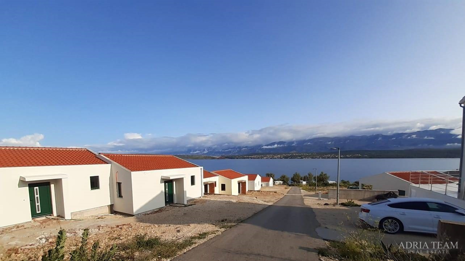 HOUSES IN A ROW WITH SEA VIEW, 2ND-4TH ROW TO THE SEA - NOVIGRAD DALMATINSKI