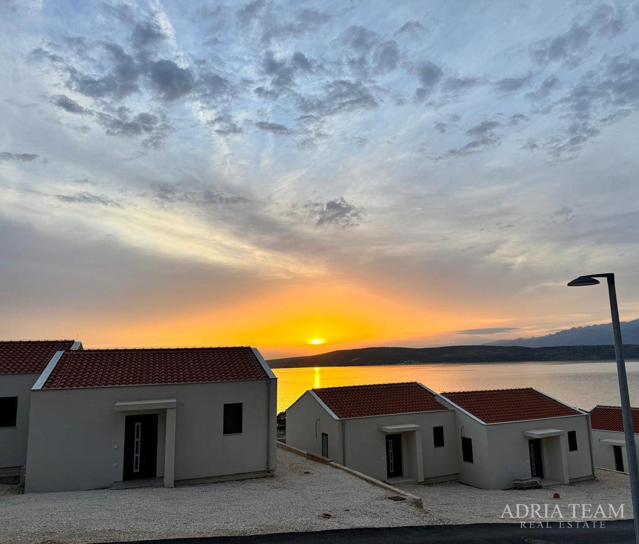 HOUSES IN A ROW WITH SEA VIEW, 2ND-4TH ROW TO THE SEA - NOVIGRAD DALMATINSKI