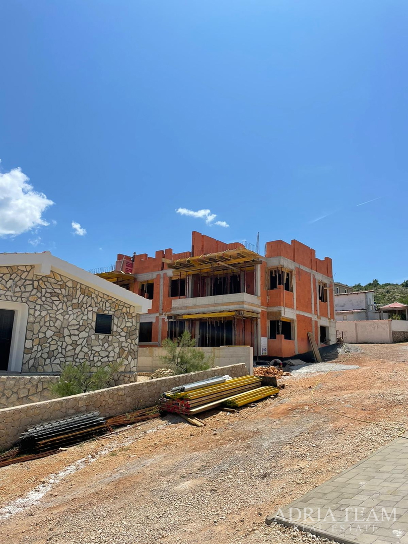 APARTMENTS IN A RESIDENTIAL BUILDING IN A NEW DEVELOPMENT, BEAUTIFUL VIEW, 45 m FROM THE SEA - VINJERAC