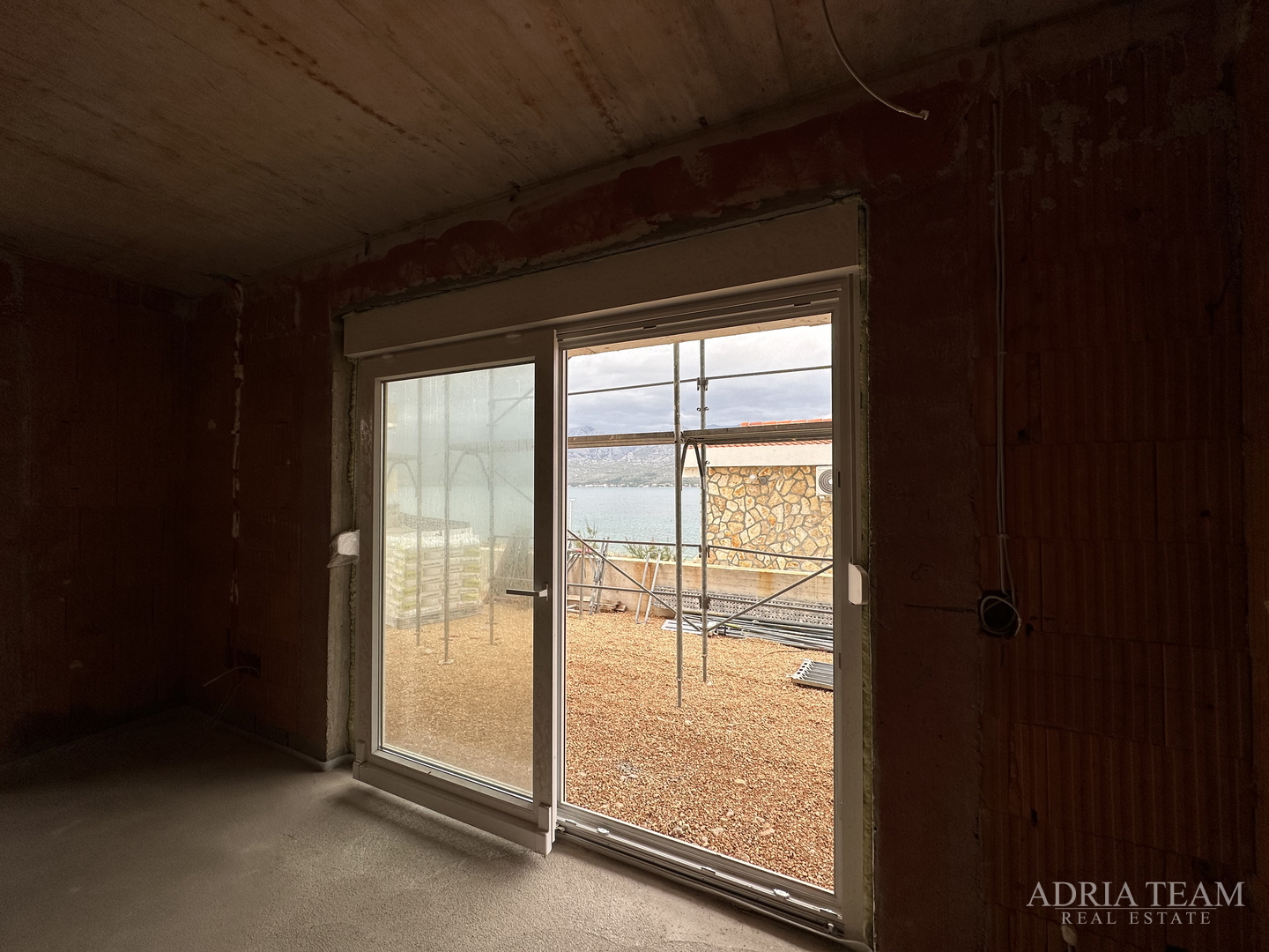 APARTMENTS IN A RESIDENTIAL BUILDING IN A NEW DEVELOPMENT, BEAUTIFUL VIEW, 45 m FROM THE SEA - VINJERAC