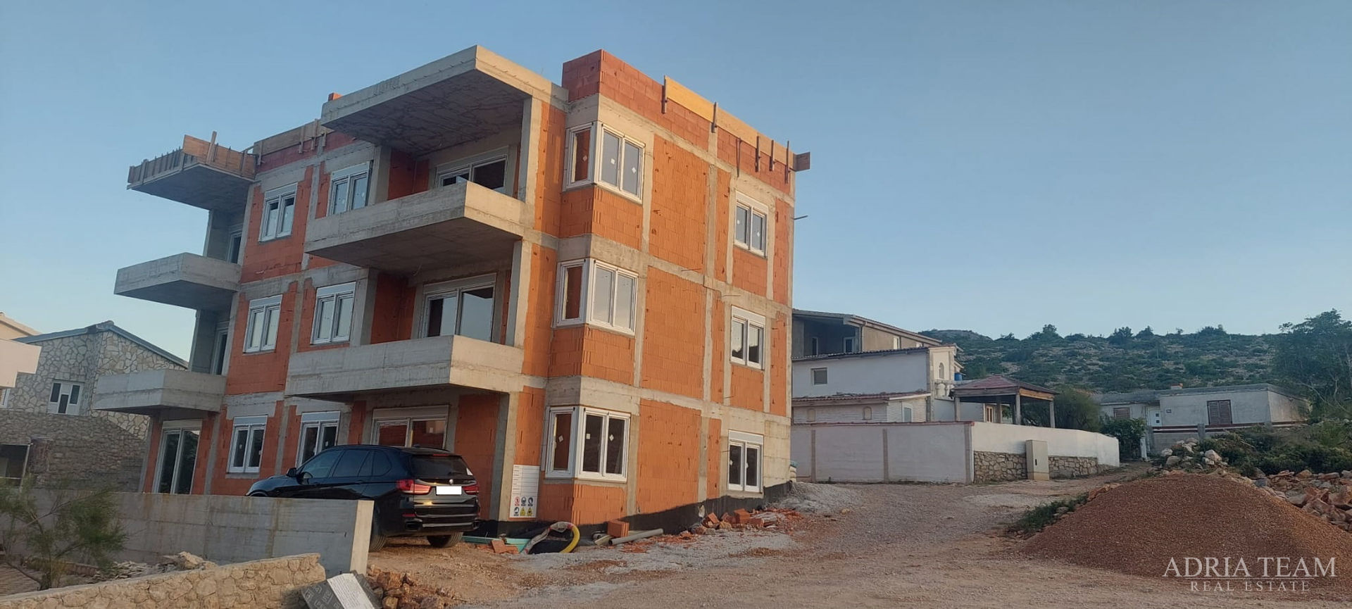 APARTMENTS IN A RESIDENTIAL BUILDING IN A NEW DEVELOPMENT, BEAUTIFUL VIEW, 45 m FROM THE SEA - VINJERAC