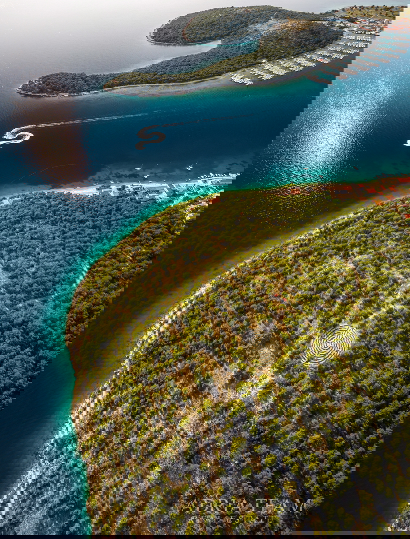 APARTMANI U VILI NA BREŽULJKU, POGLED NA MORE - ROGOZNICA