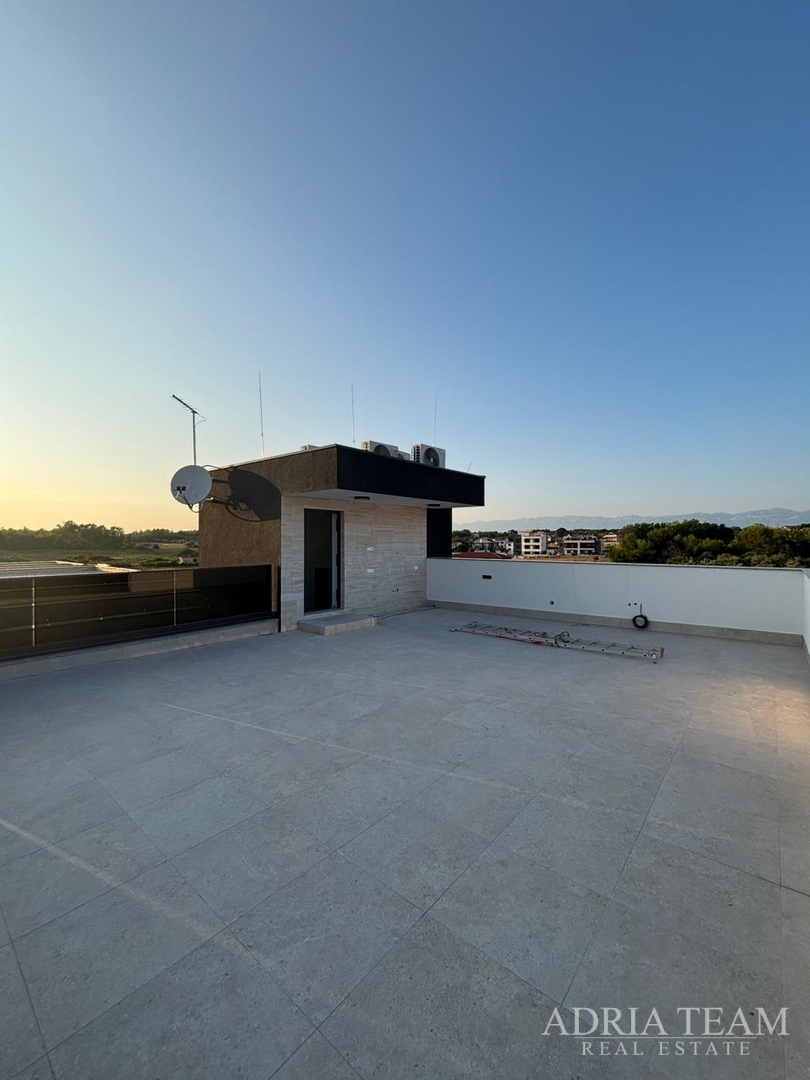 APARTMENT NEAR THE BEACH, NEW CONSTRUCTION, 150 m FROM THE SEA - PRIVLAKA