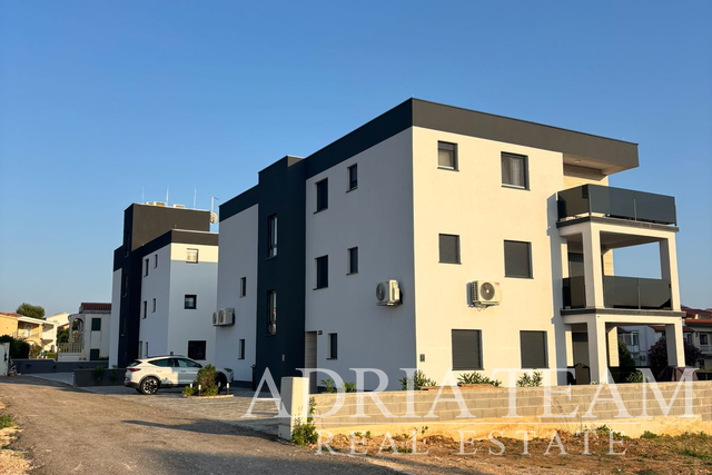 APARTMÁN BLÍZKO PLÁŽE, NOVOSTAVBA, 150 m OD MOŘE - PRIVLAKA