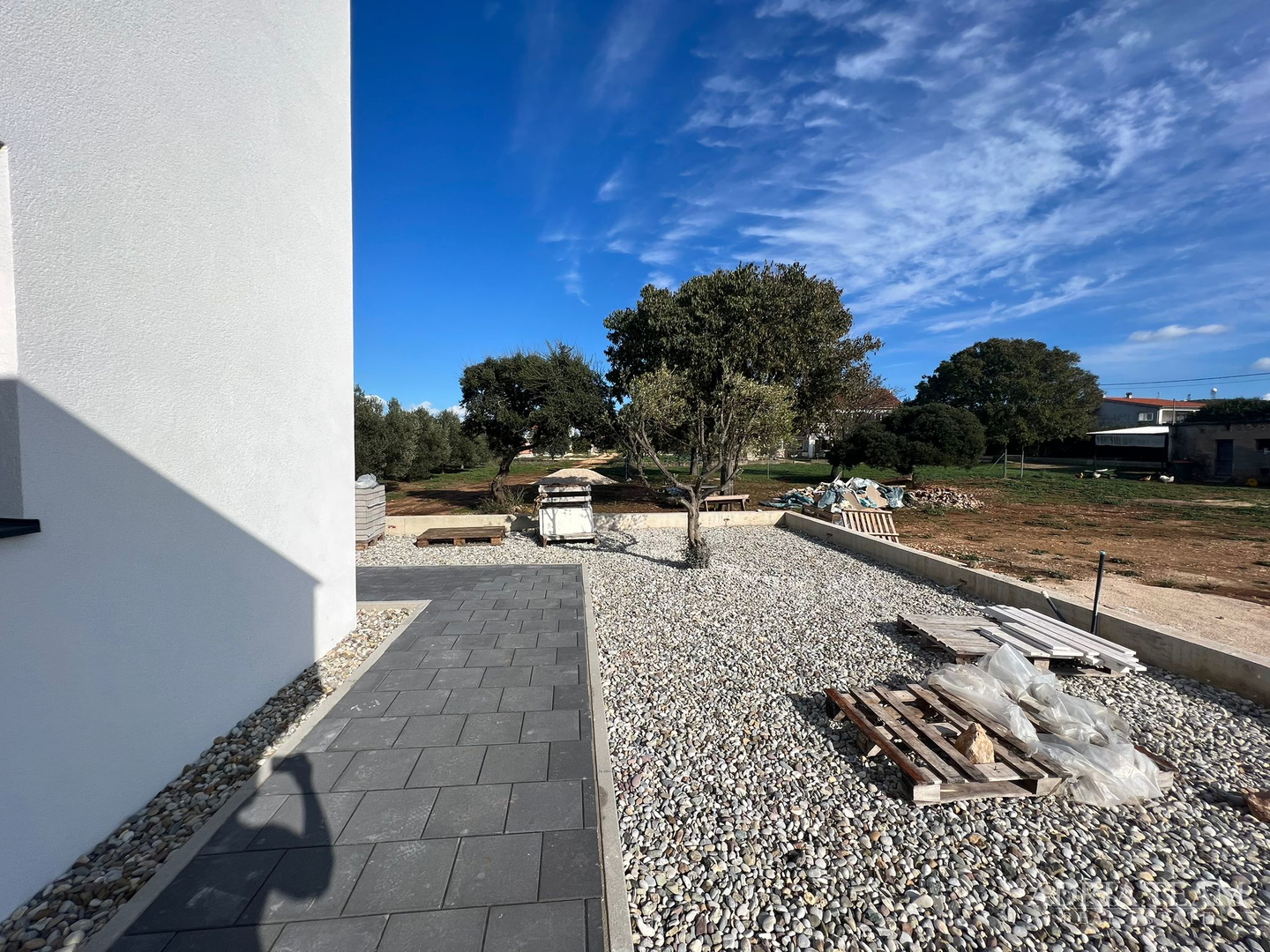 Half of a house with a swimming pool - Debeljak