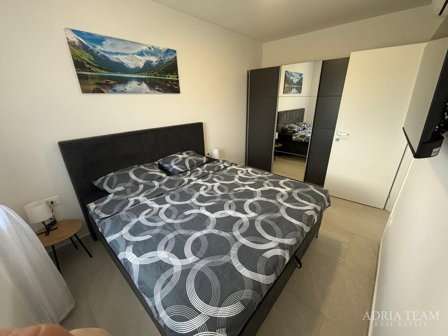 APARTMENT NEAR THE BEACH, NEW CONSTRUCTION, 150 m FROM THE SEA - PRIVLAKA