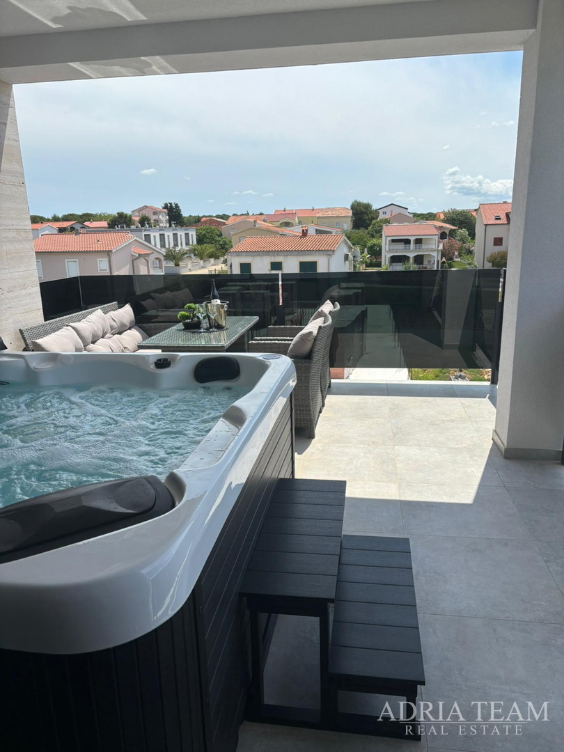 APARTMANI U BLIZINI PLAŽE, ZGRADA 2. NOVOGRADNJA, 150 m OD MORA - PRIVLAKA