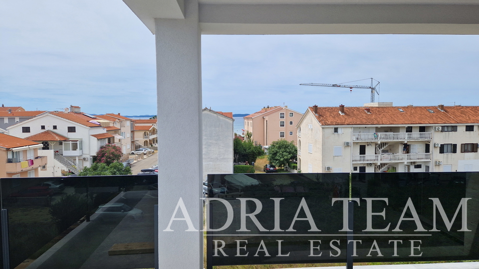 APARTMAN U BLIZINI PLAŽE, NOVOGRADNJA, 150 m OD MORA - PRIVLAKA
