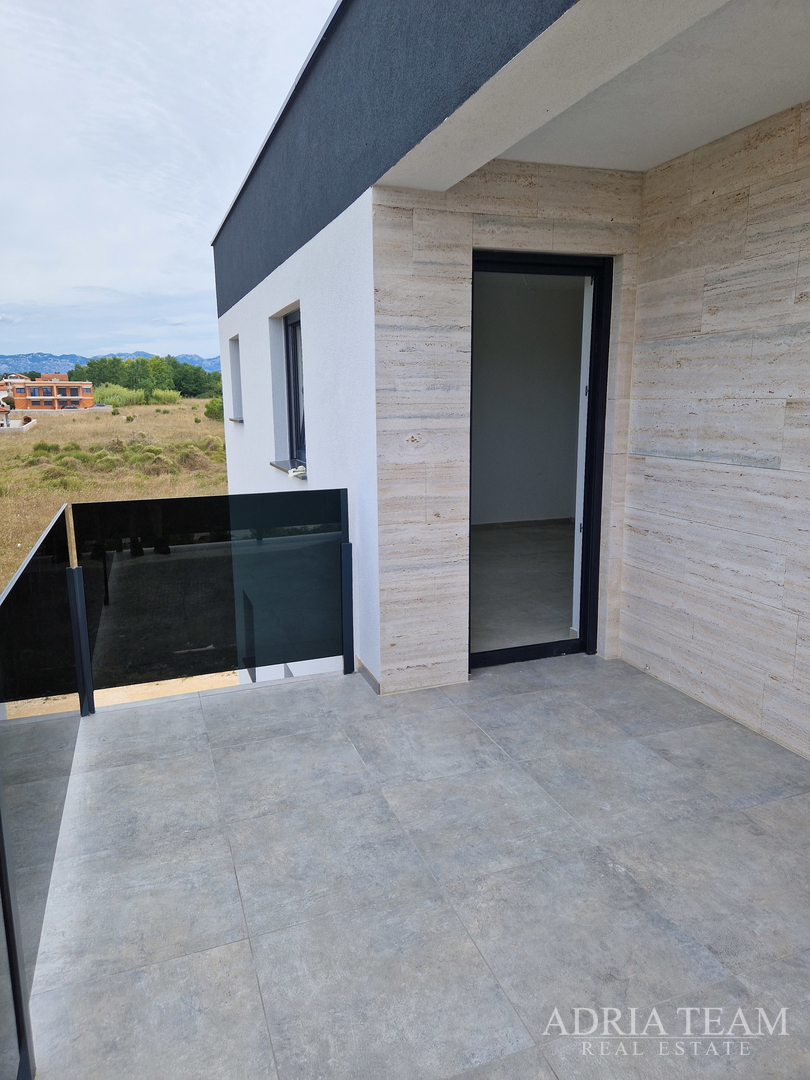 APARTMENT NEAR THE BEACH, NEW CONSTRUCTION, 150 m FROM THE SEA - PRIVLAKA